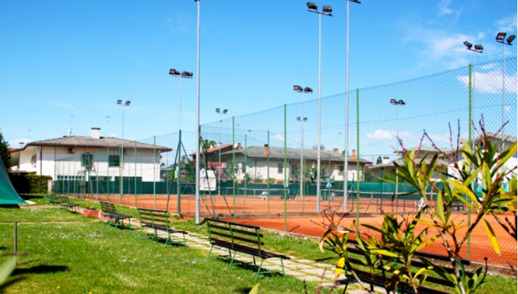 Tennis Club